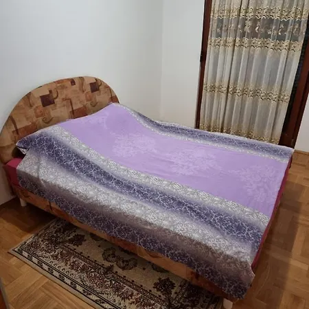 Oksana *